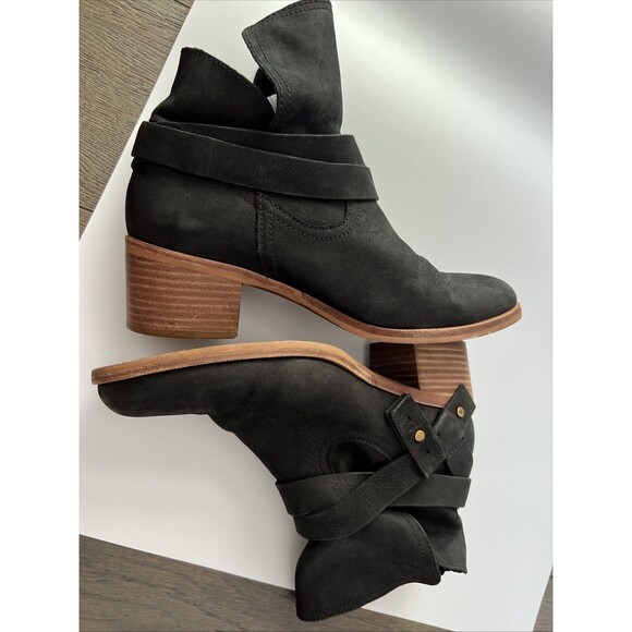 UGG Elora Women’s Suede Crisscross Strap Ankle boots booties sz 9 Black Y2K Warm - Picture 6 of 7